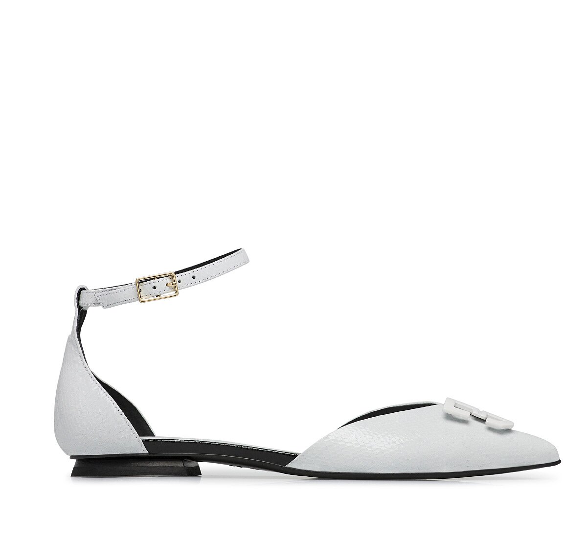 Ballet flat with strap