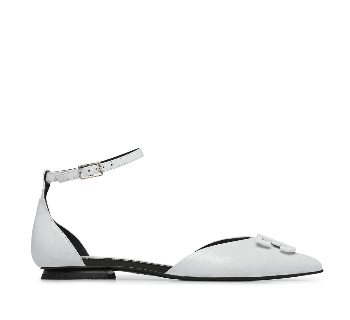 Ballet flat with strap