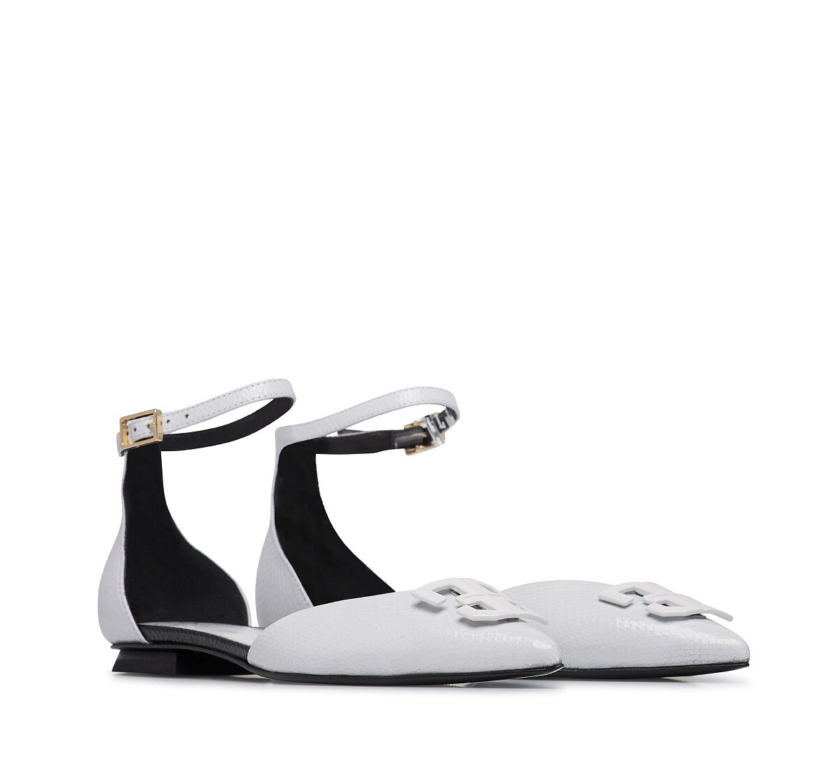 Ballet flat with strap
