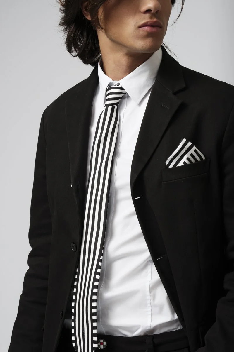 Cravatta “Linee Black & White” by jessentia
