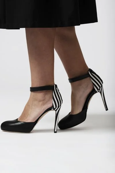Sandalo con tacco black & white
