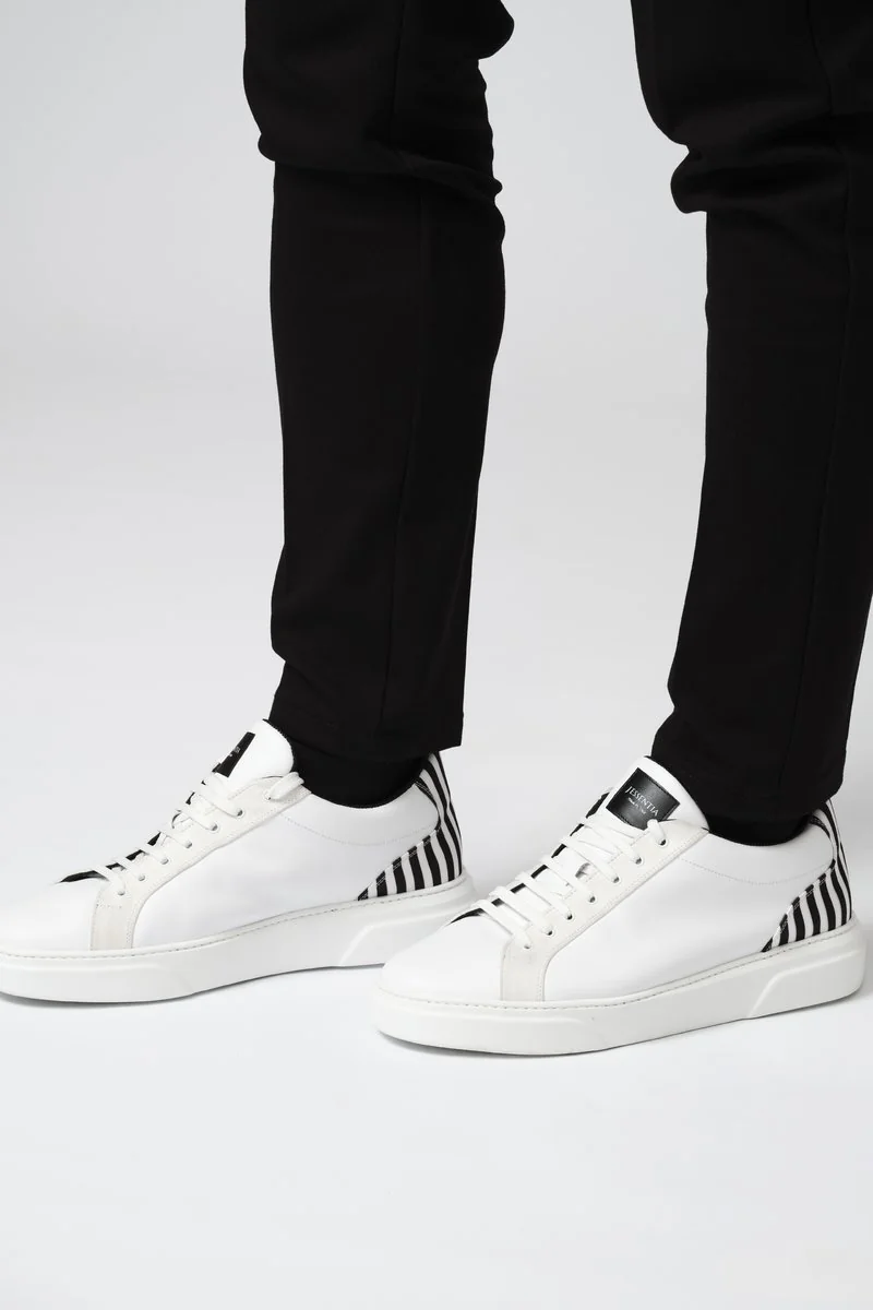 Sneakers bianco con dettaglio black & white by jessentia