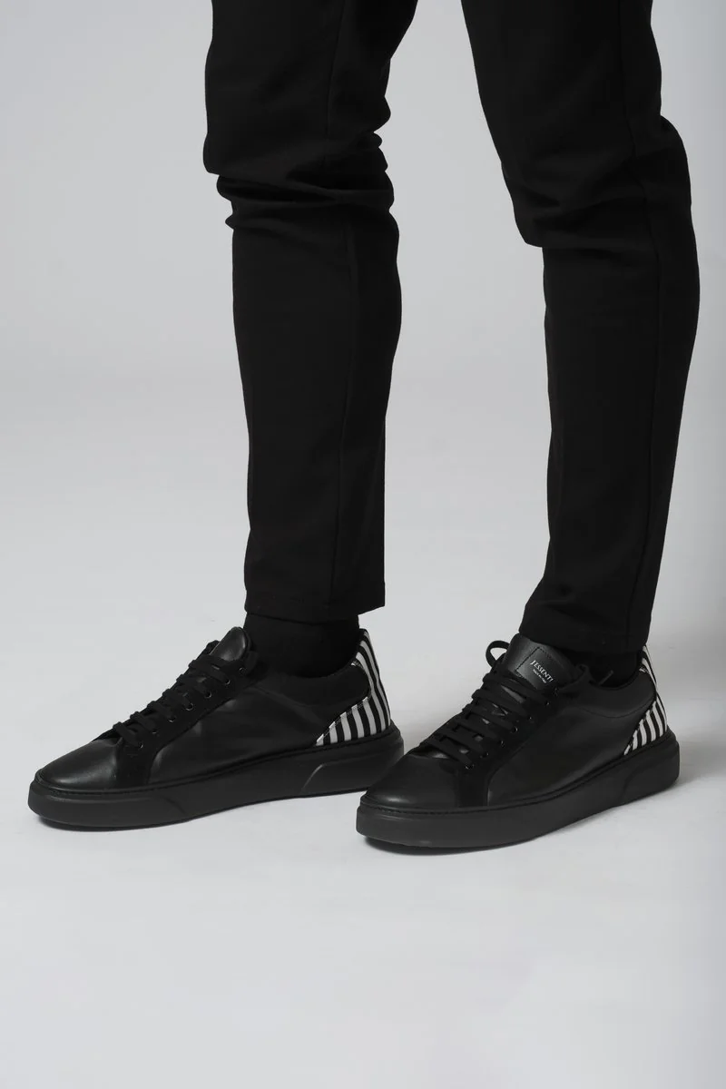Sneakers nero con dettaglio black & white by jessentia