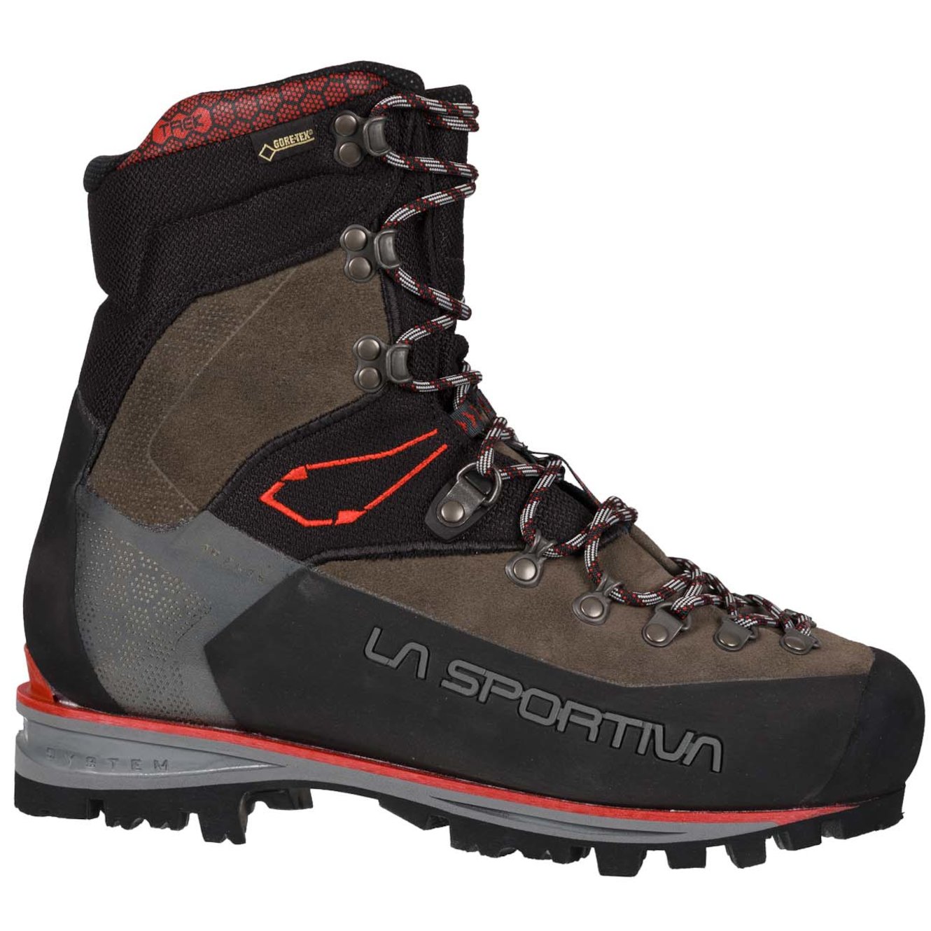 scarponi da montagna sportiva