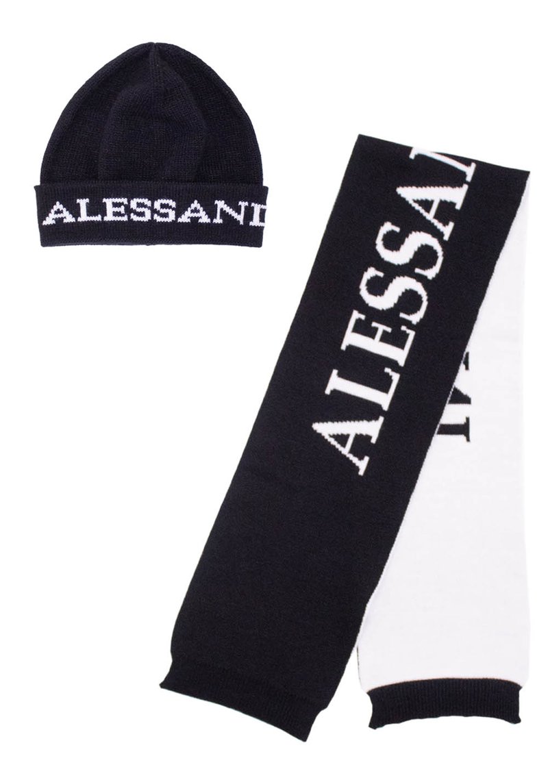 SCARF AND HAT WITH EMBROIDERED LOGO