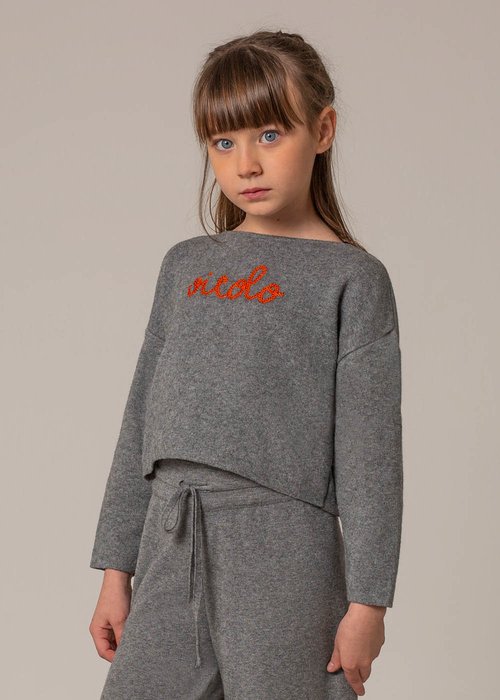 SWEATER WITH CONTRASTING EMBROIDERY