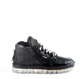 BOLD in drip-effect leather with crystal-effect sole