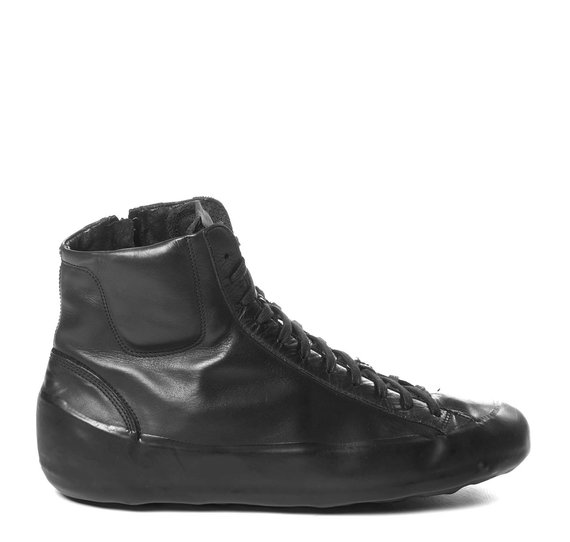 Men's black leather ankle boots with black sole