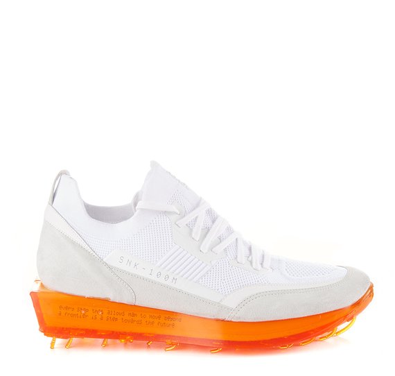 Men's SNK-100M trainers in white technical knit fabric with orange sole