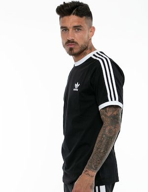 T-shirt uomo scontata - T-shirt Adidas con profili a contrasto