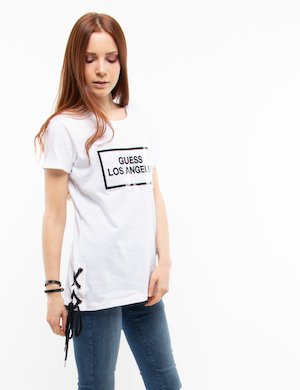 Abbigliamento donna Guess scontato - T-shirt Guess con patch
