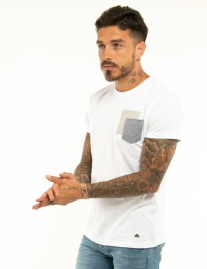 Yes Zee uomo outlet - T-shirt Yes Zee con taschino a contrasto e toppa