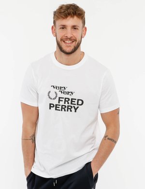 T-shirt uomo scontata - T-shirt Fred Perry con scritta stampata