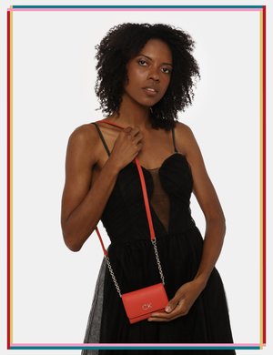 Accessorio moda Donna scontato - Portafoglio Calvin Klein rosso