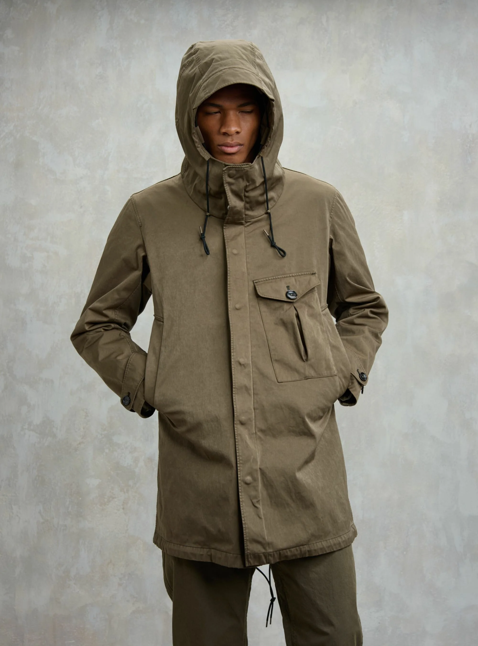 ダウンライナー付き！Ten C 【CYCLONE PARKA】 black 48 ダウンライナー付き！Ten C 【CYCLONE PARKA】 black 48