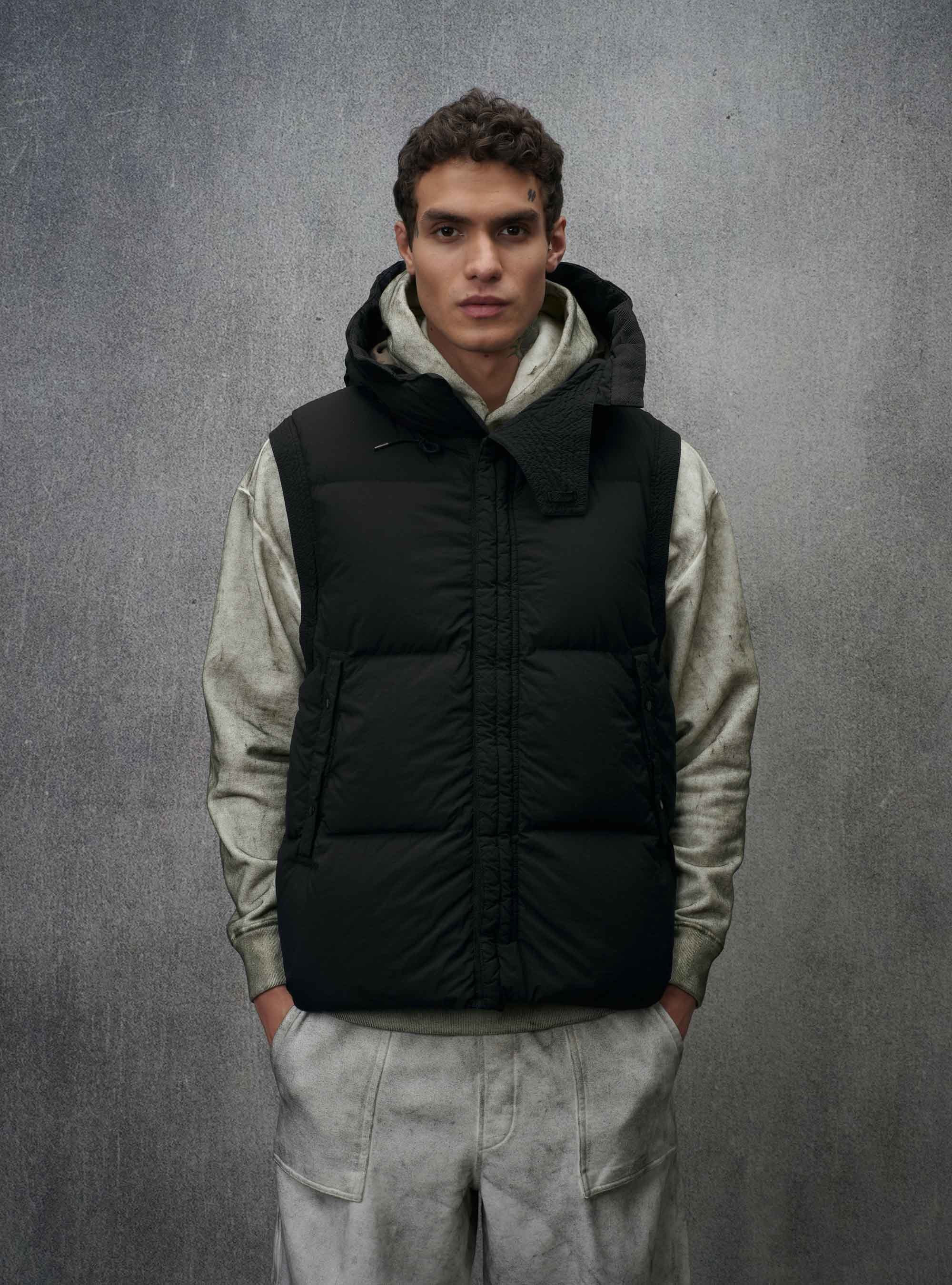 新品　TENC Down Liner VEST Ten C Vest Down Liner Light Kaki | denimheads.cz