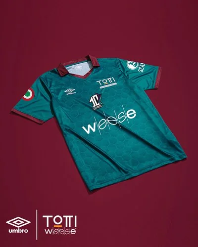 Home jersey Umbro x Totti Weese 22/23 - Verde