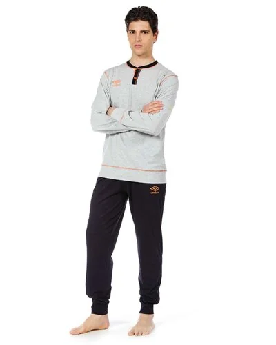 Pajamas with contrast stitching