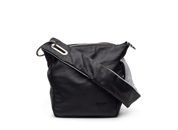 Gea<br />Black one-shoulder bucket bag