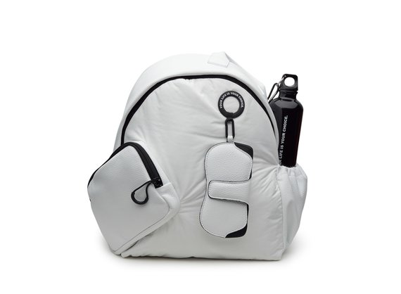Nemesi<br />White backpack with claim and accessory - White