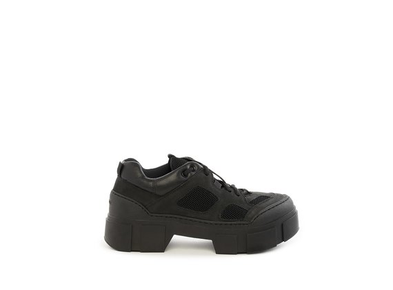 Black Roccia shoes with lugged sole