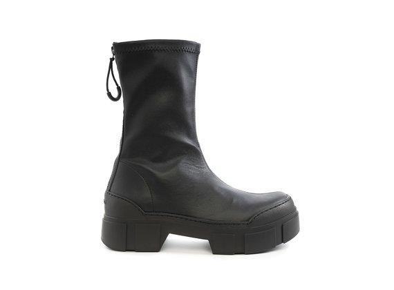 Roccia ankle boots in black, stretchy faux leather with lugged sole