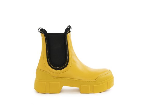 Technical yellow Roccia Beatle boots