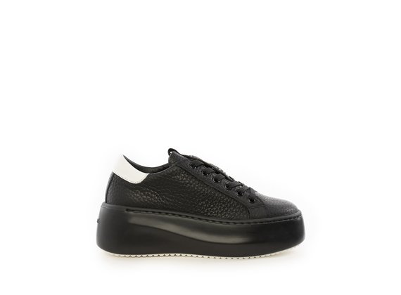 Wawe low-top black/white platform shoes