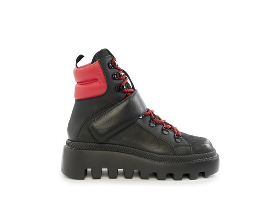 Gear black/red walking shoes