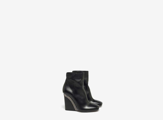 Ankle boots with metal detail - Black