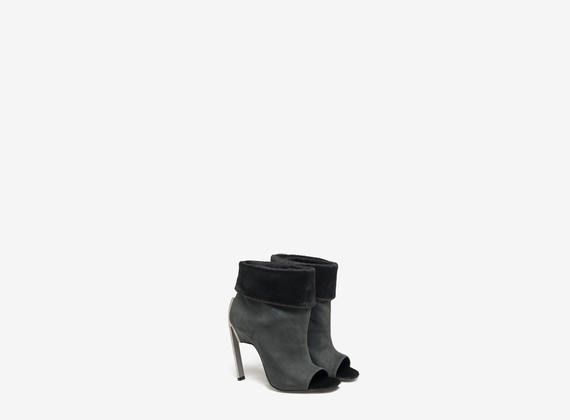 Tube ankle boot with ponyskin cuff