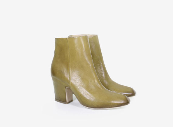 Leather ankle boot with internal zip - Yellow Ochre