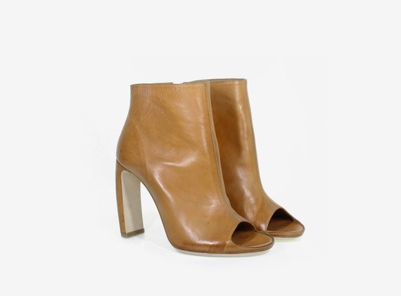 Open toe ankle boot with internal zip