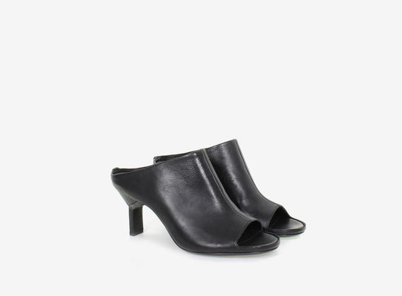 Open toe leather sabot - Black