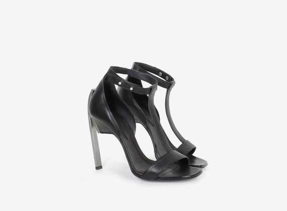 Strapped sandal with steel heel - Black