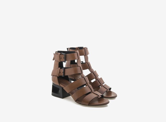 Nude-colour ankle boot with perforated contrast heel - Leather Brown