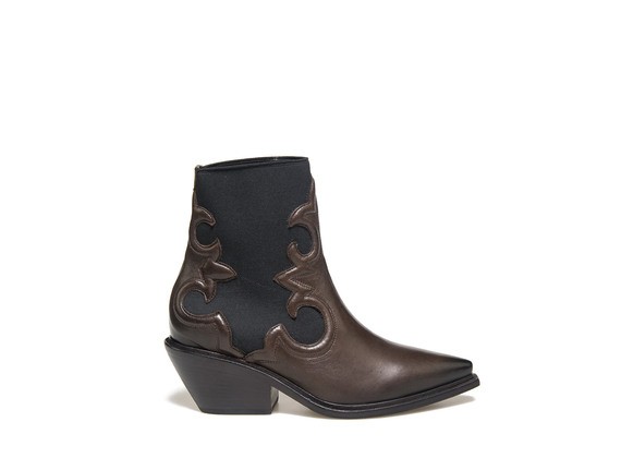 Beatle boots with side elastic and Texan embroidery