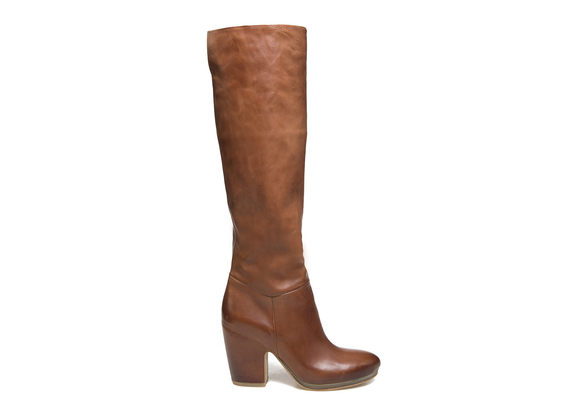 Cognac leather boots with shell-shaped heel and crepe sole - Cognac