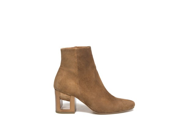 Ankle boot in brown suede with perforated heel - Leather Brown