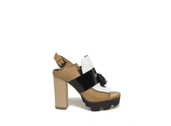 Peep-toe loafer on wooden heel - Leather / Black / White