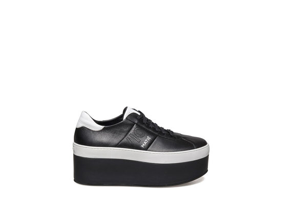 Lace up shoe with black and white leather platform - Black