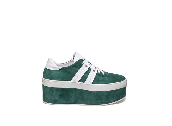 Lace up shoe with bands on green suede platform - Green