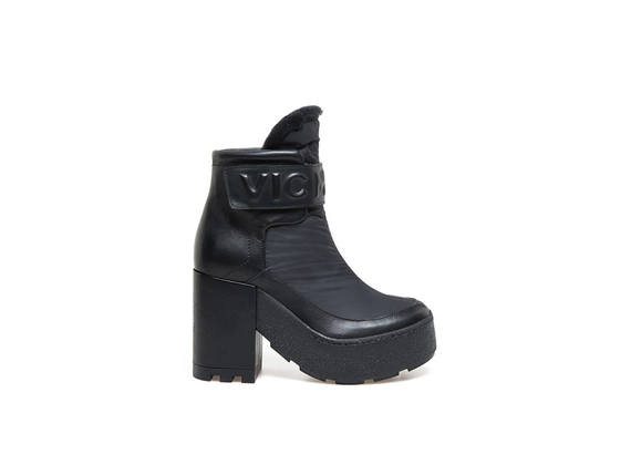 Technical black booties and embossed logo - Black