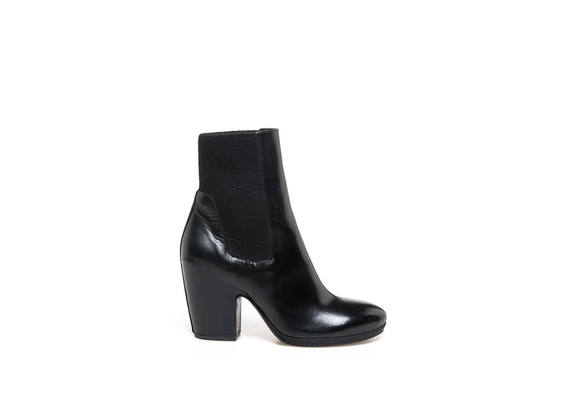 Black leather ankle boot with elastic and sell-shape heel - Black