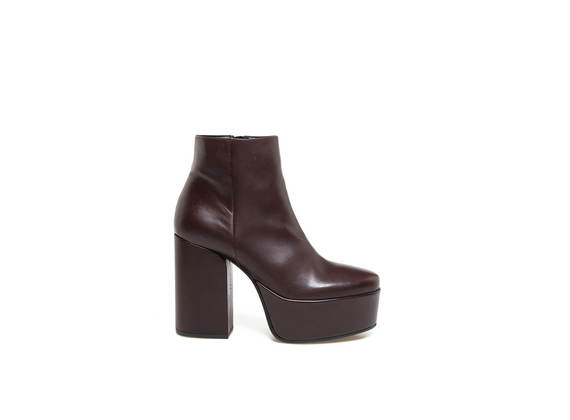 Burgundy leather ankle boots with maxi plateau and heel