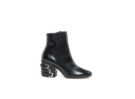 Square-toed bootie with heel buckle - Black