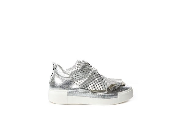 Silver laminated leather slip-on with perforated ruffles