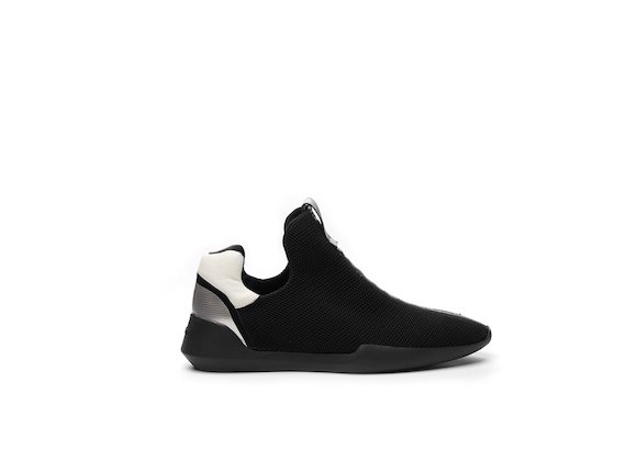 Slip-on nera in microrete e suola trasparente - Nero