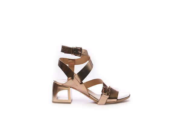 Sandales en cuir miroir or rose avec talons ajourés - Or Rosé
