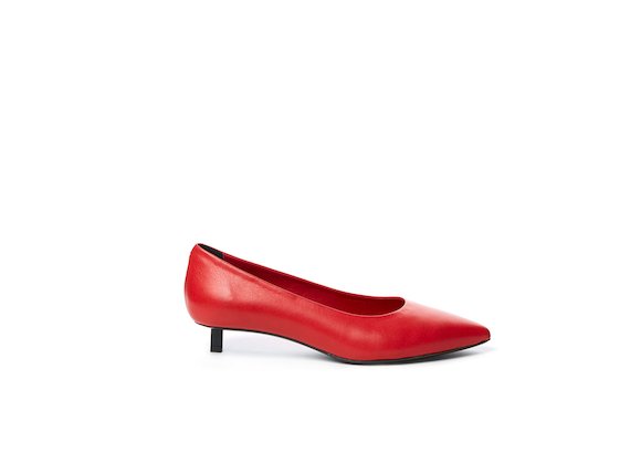 Red leather court shoe with steel micro heel - Red